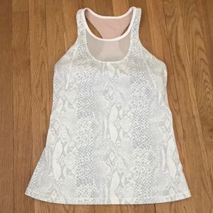 Last chance! EUC size 8 lululemon top